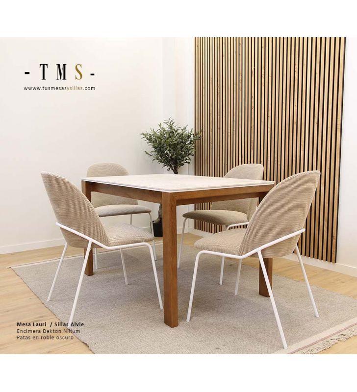 table-extensible-comptoir-Dekton-nilium-pieds en chêne foncé