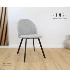 chaise-rembourrée-gaudi803-avec-pieds-en-métal-noir