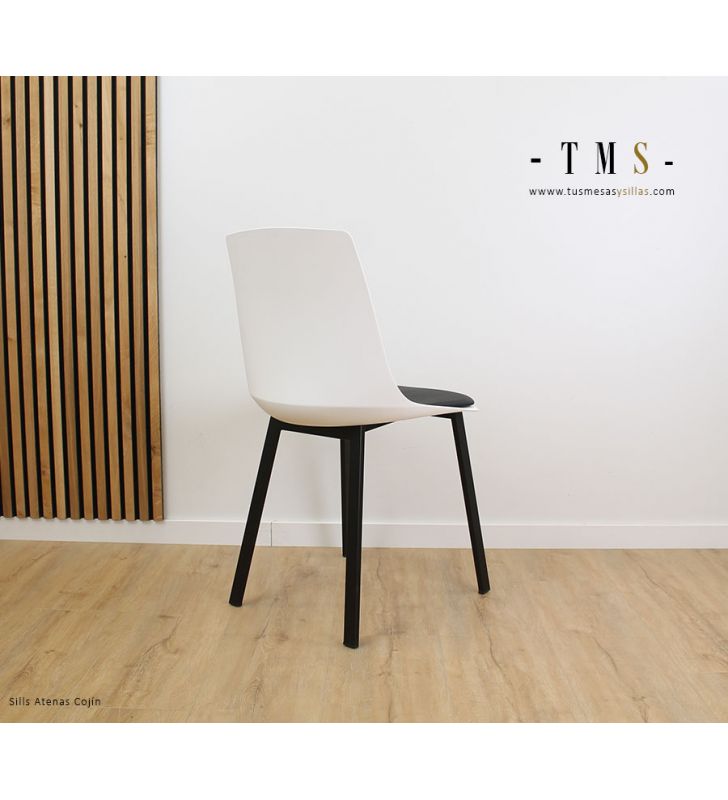 chaise-confortable-avec-assise-enveloppante