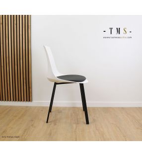 chaise-confortable-avec-coussin-rembourré