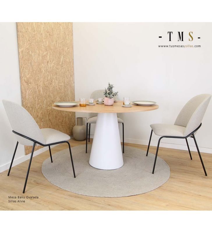 table-à-manger-ovale-Baku-en-bois-vernis-et-pied-central-laqué-blanc