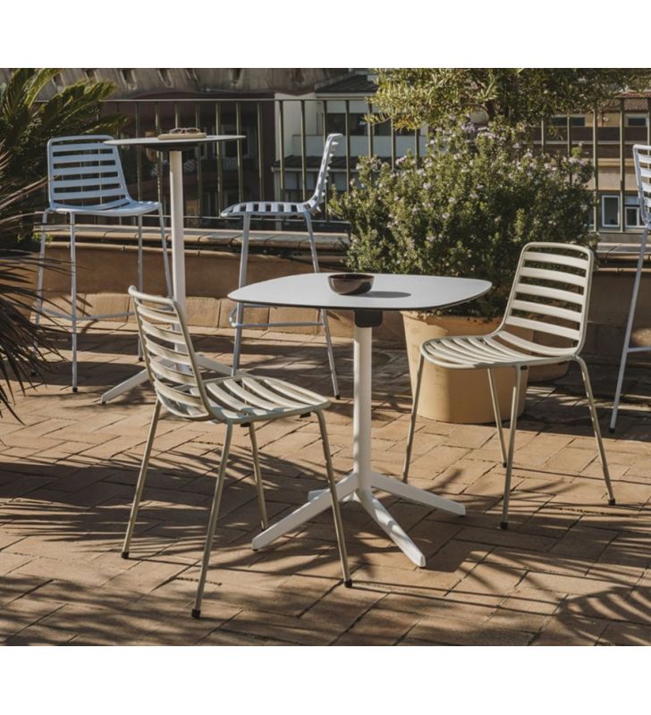 terrasse-chaises-rue-enea