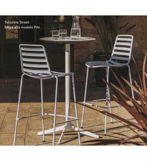 tabourets-hauts-pour-piscine