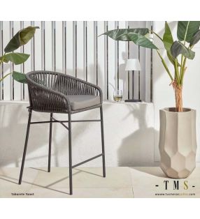 Taburete-alto-para-espacio-exterior