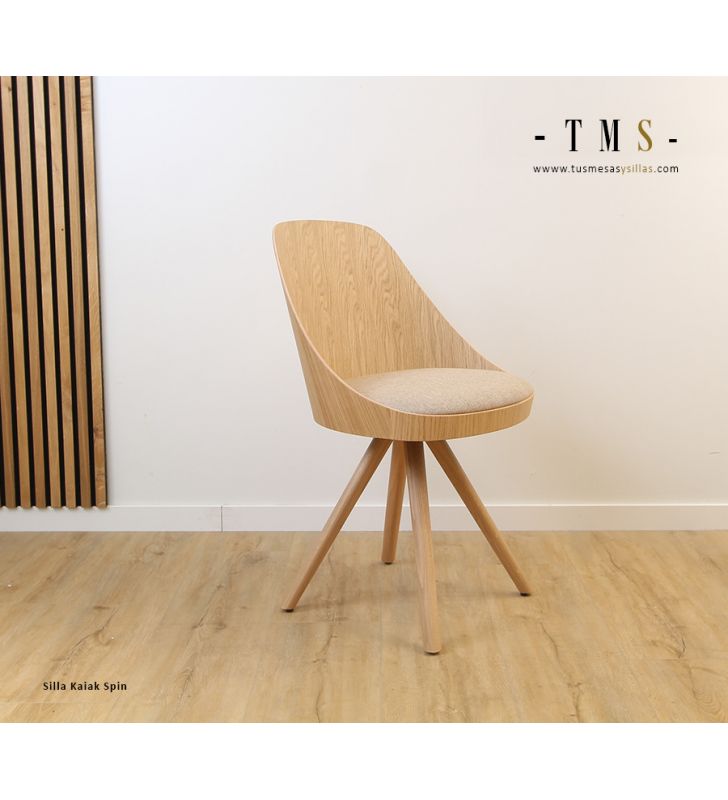 chaise-en-bois-confortable-[Photo réelle]