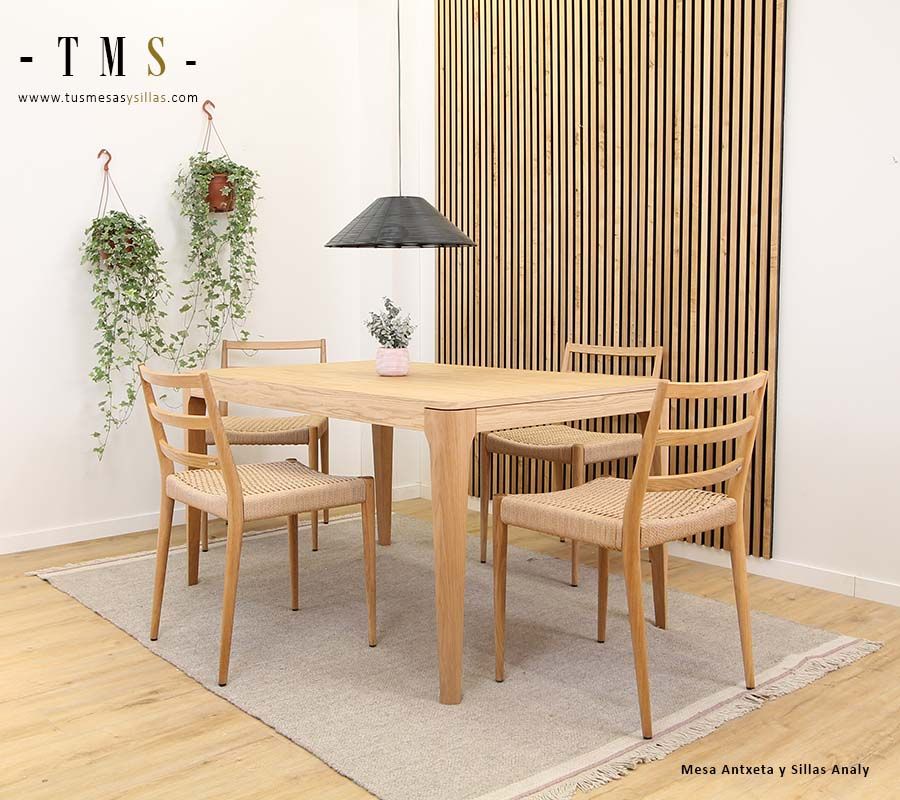 table-en-chêne-avec-coins-arrondis[Photo réelle]