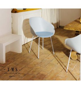 silla-de-comedor-con-brazos-en-polipropileno