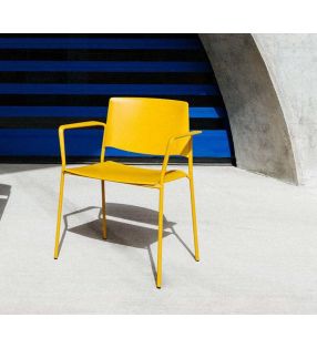 chaise-à-bras-opérés