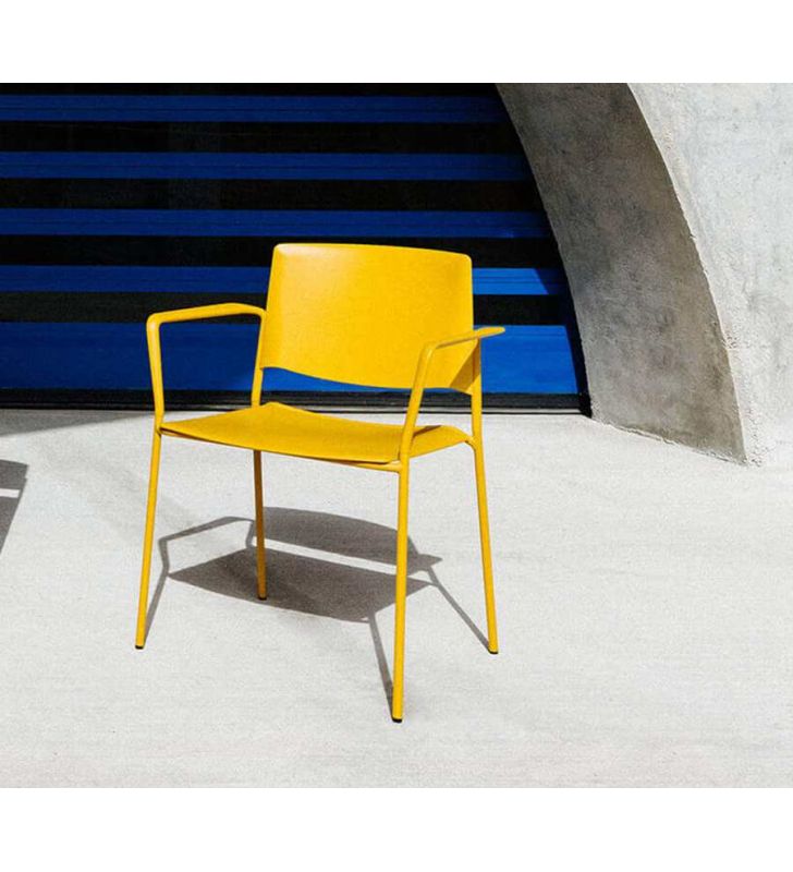 chaise-à-bras-opérés