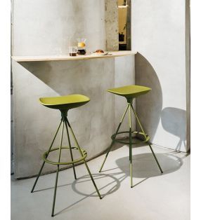 tabourets-hauts-de-comptoir-rouges