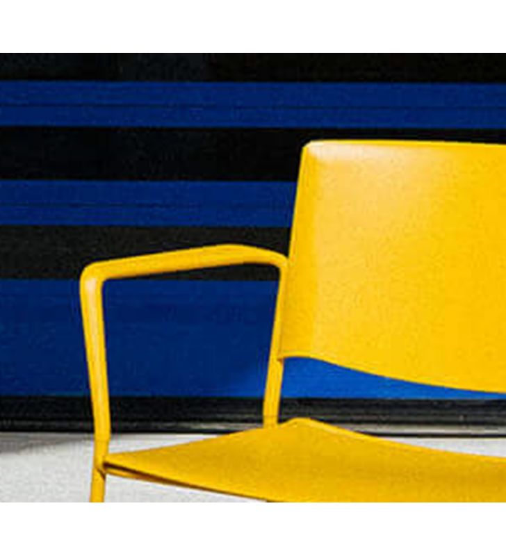 chaise avec accoudoirs