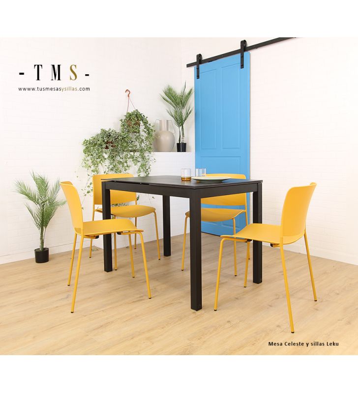 chaises-couleur-moutarde