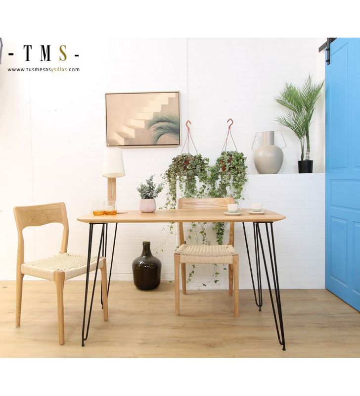 tables-étroites-de-style-industriel