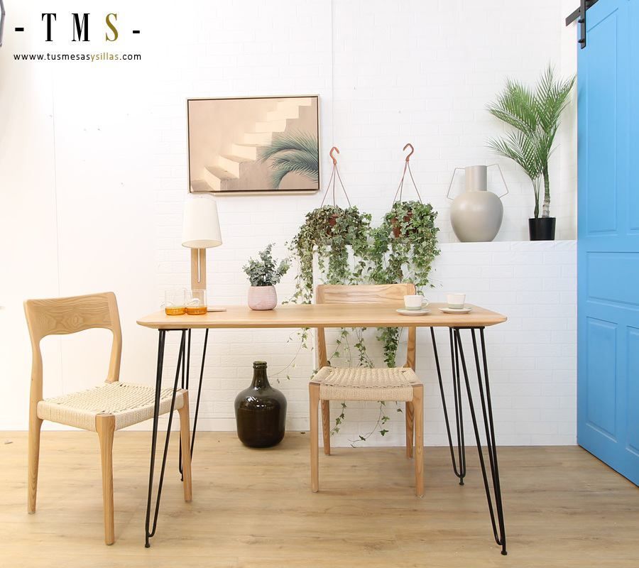 tables-étroites-de-style-industriel