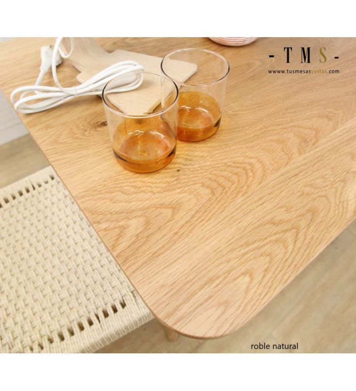 Table Beti en bois massif vintage avec pieds en métal vintage  - 1