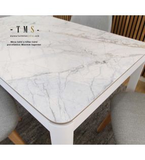 table-aux-coins-arrondis