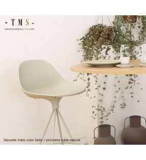 taburete-mate-encimera-roble-natural