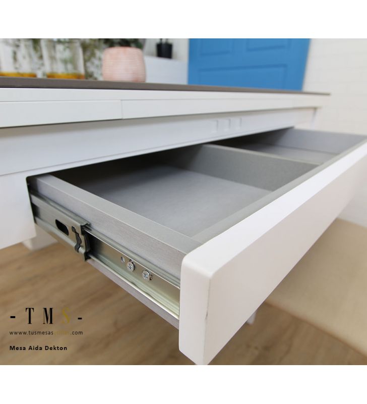 mesa-con-cajón-incorporado