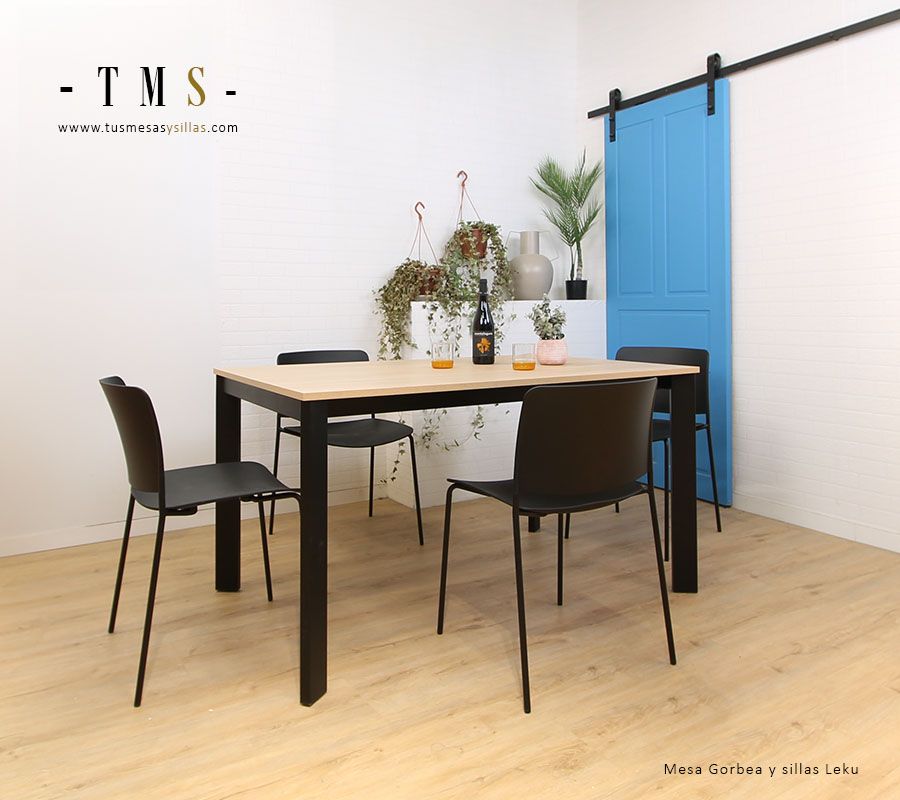 mesa-extensible-de-comedor-encimera-laminado-Roble-Sega-y-patas-color-negro