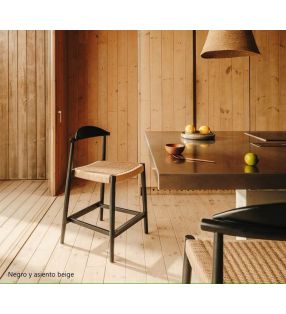 Taburetes-altos-color-negro