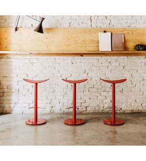 Tabourets hauts en noir mat