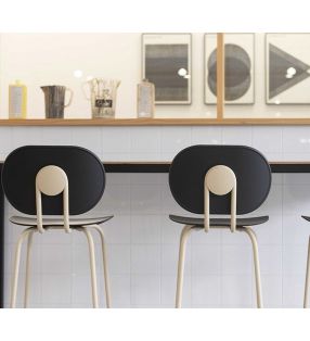 taburetes-altos-color-negro