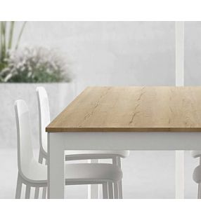 tables hautes avec comptoirs en bois