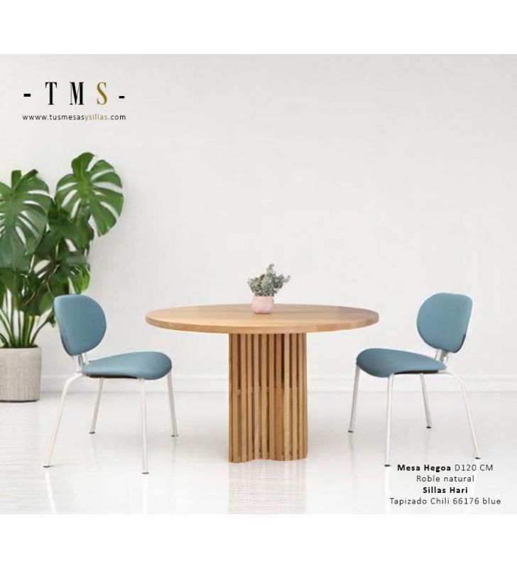 Table Hegoa avec pied central en chêne naturel