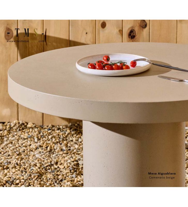 Détail-table-ronde-ciment-beige