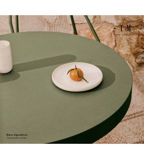 détail-table-ronde-ciment-vert