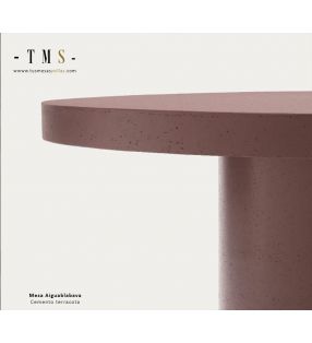 détail de la table d'Aiguablava couleur terre cuite