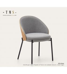 Silla Eamy de chenilla gris claro chapado en fresno con acabado natural y metal negro