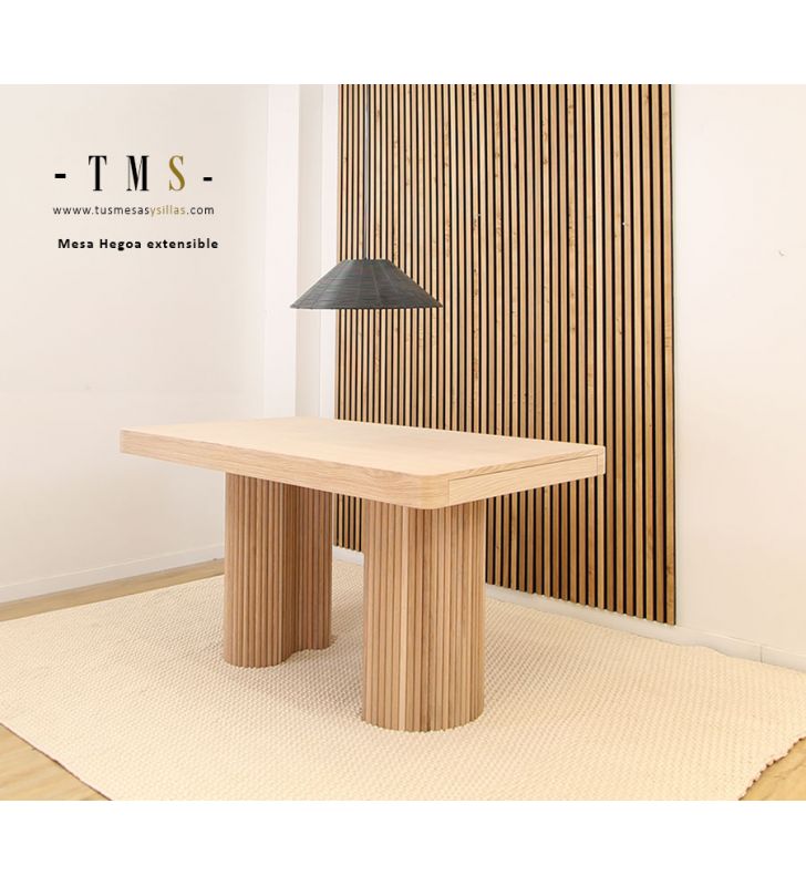 table en chêne avec pieds doubles