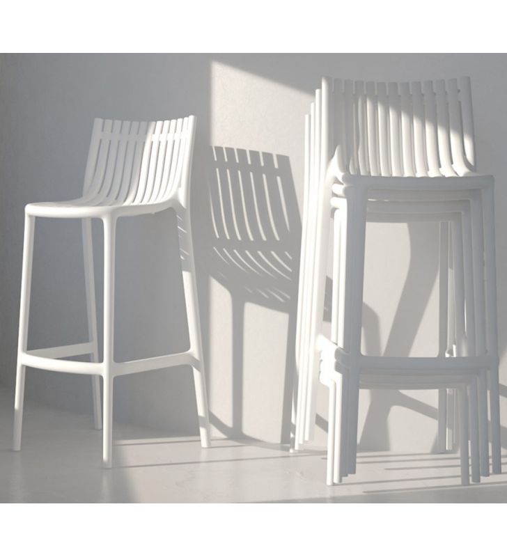 Tabourets de terrasse empilables bon marché