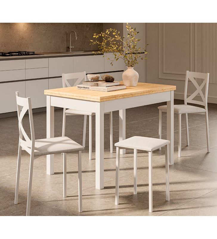 ensemble de chaises de cuisine blanches