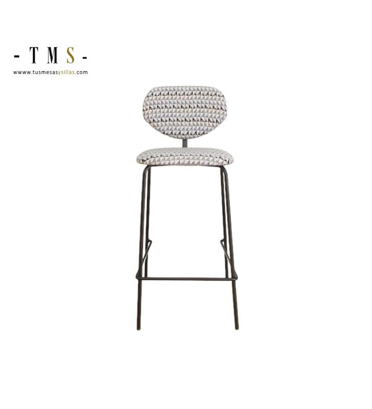 Jolis tabourets de comptoir de cuisine