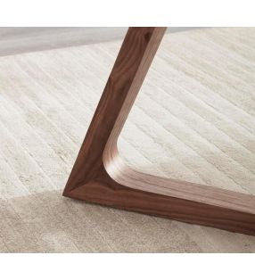 table-manger-avec-pieds-noyer