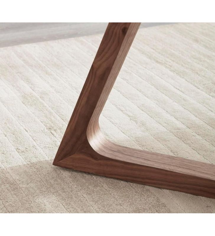 table-manger-avec-pieds-noyer