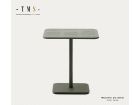 table-carrée-d-extérieur-moderne