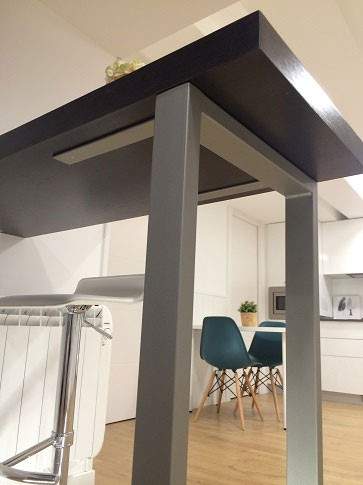 Pie metalico barra de mostrador