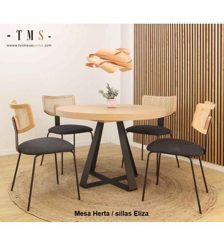 Tables rondes avec pieds en fer