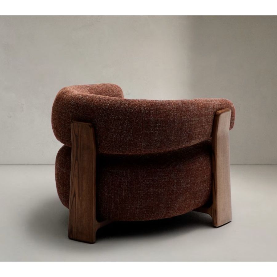 fauteuil-enveloppant-chenille-bois-noyer fauteuil-enveloppant-chenille-bois-noyer