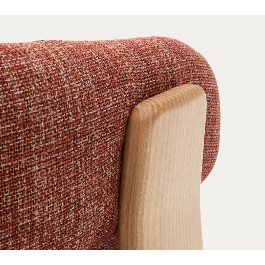 fauteuil-salon-design-enveloppant-noyer fauteuil-salon-design-enveloppant-noyer