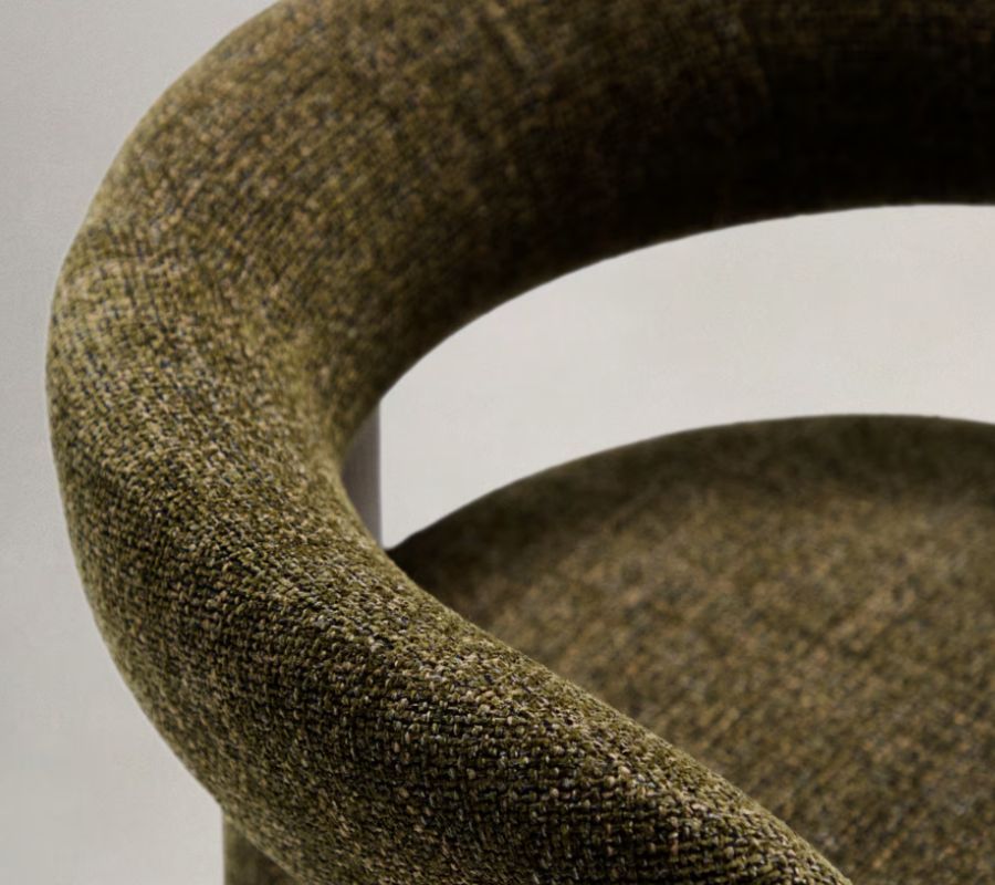 chaise-trois-pieds-bois-chenille-blanche chaise-trois-pieds-bois-chenille-blanche