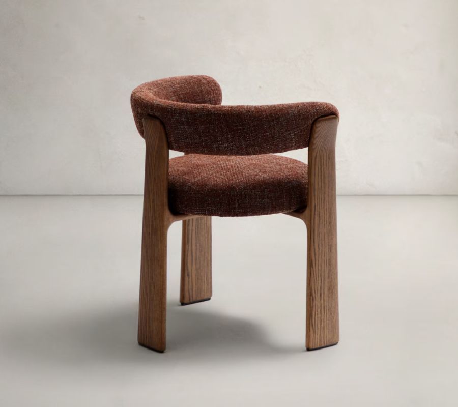 chaise-trois-pieds-bois-chenille-blanche chaise-trois-pieds-bois-chenille-blanche