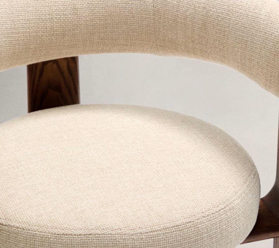 chaise-trois-pieds-bois-chenille-blanche chaise-trois-pieds-bois-chenille-blanche