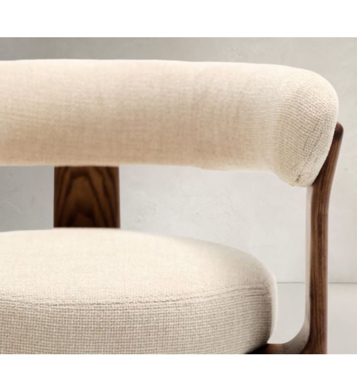 chaise-trois-pieds-bois-chenille-blanche-pieds-clairs chaise-trois-pieds-bois-chenille-blanche-pieds-clairs