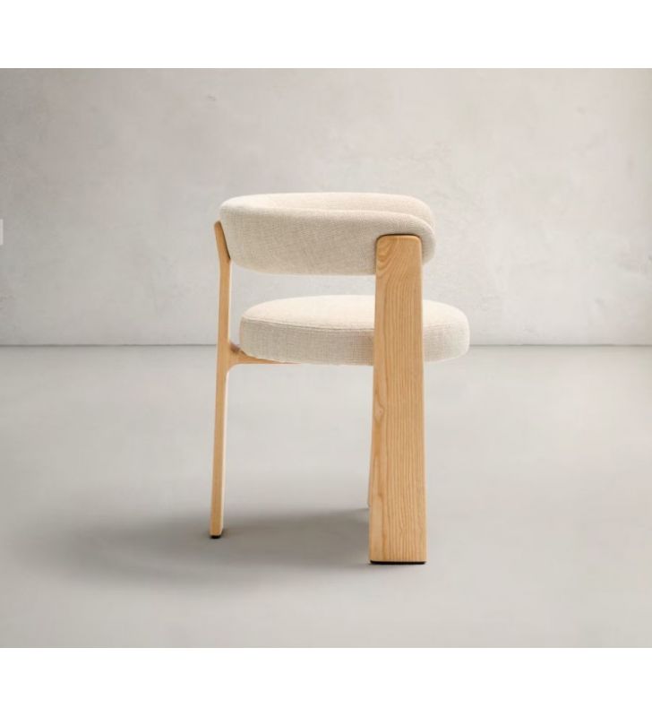 silla-tres-patas-madera-fresno-tapizada-chenilla