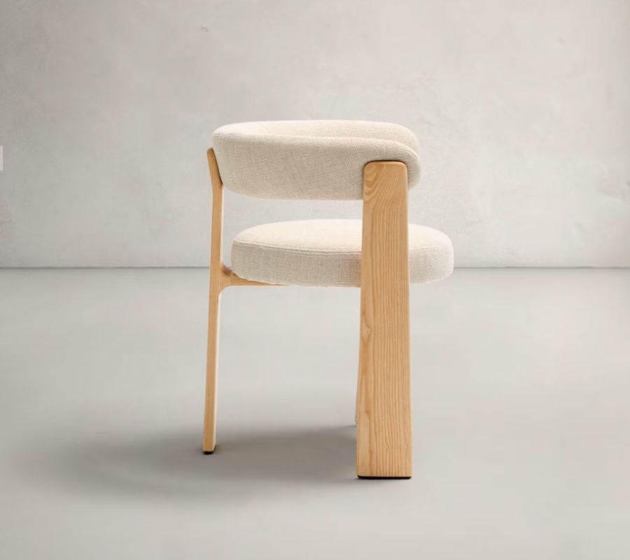 chaise-trois-pieds-bois-chenille-blanche chaise-trois-pieds-bois-chenille-blanche