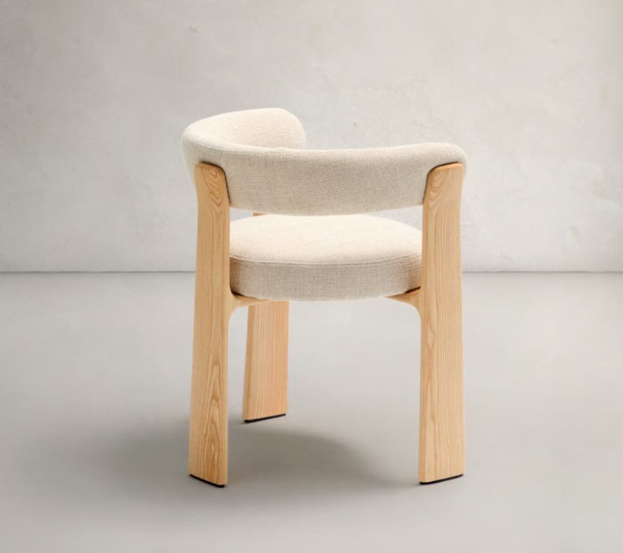 chaise-trois-pieds-bois-chenille-blanche chaise-trois-pieds-bois-chenille-blanche